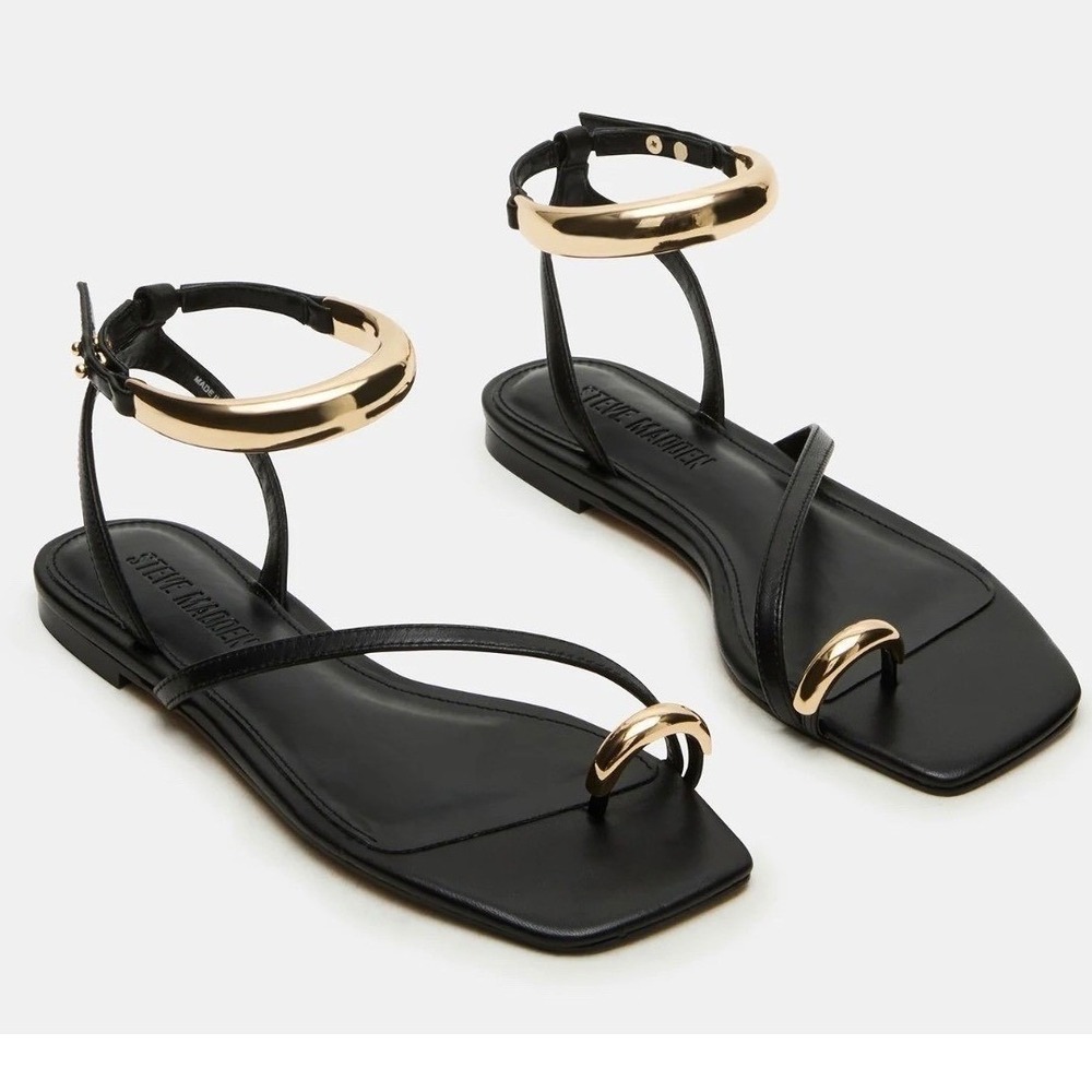 Steve Madden Black Leather Gold Ring Toe Ankle Strap Flat Sandals Size 8.5